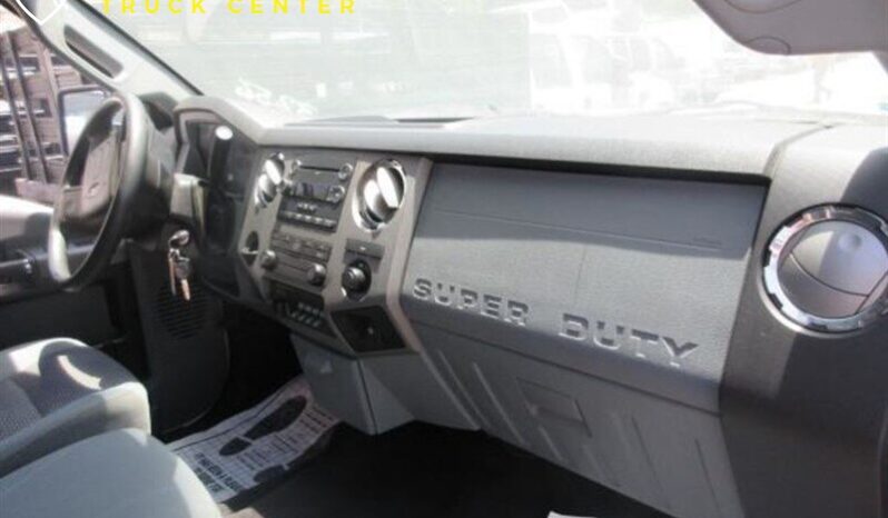 
								2012 Ford F550 XL Crew Cab ’12 Stake Bed Gas full									