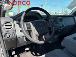 
										2012 Ford F-550 XL 12′ stakebed w liftgate(1600 LB) full									