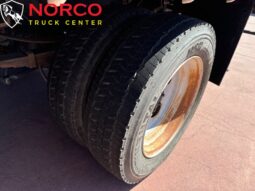
										2012 Ford F-550 XL 12′ stakebed w liftgate(1600 LB) full									
