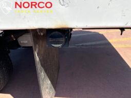 
										2012 Ford F-550 XL 12′ stakebed w liftgate(1600 LB) full									