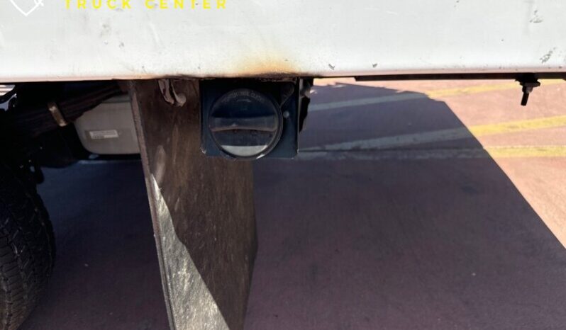 
								2012 Ford F-550 XL 12′ stakebed w liftgate(1600 LB) full									