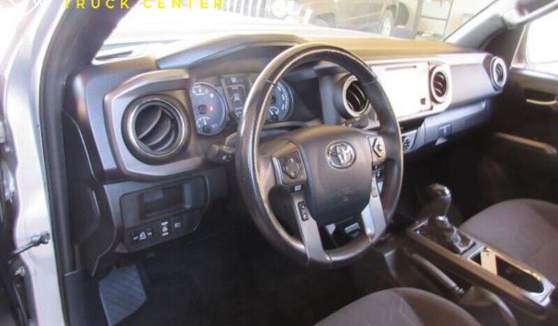 
								2018 Toyota Tacoma SR5 V6  CC,SB full									