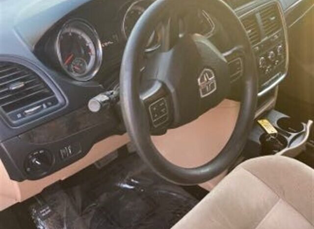 
								2016 Dodge Grand Caravan SE full									