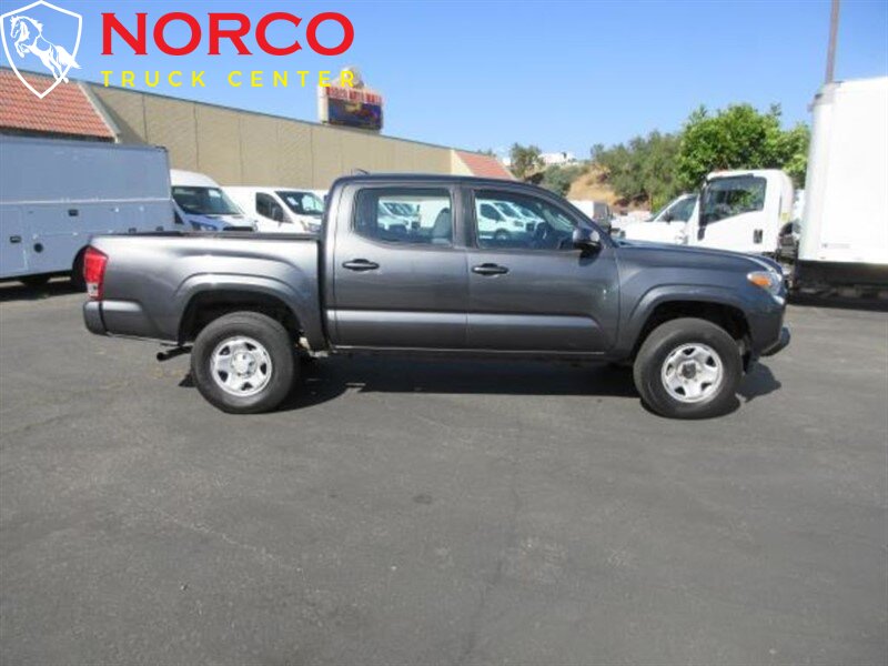 2017 Toyota Tacoma SR V6