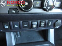 
										2018 Toyota Tacoma SR5 V6  CC,SB full									