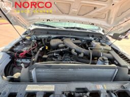 
										2012 Ford F-550 XL 12′ stakebed w liftgate(1600 LB) full									