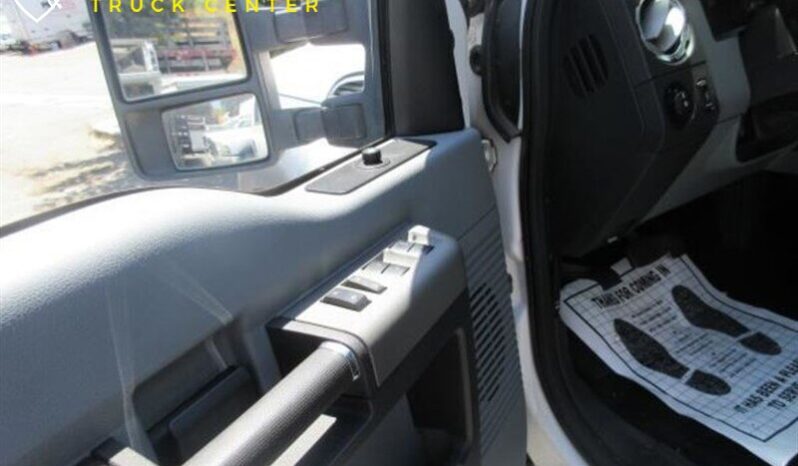 
								2012 Ford F550 XL Crew Cab ’12 Stake Bed Gas full									