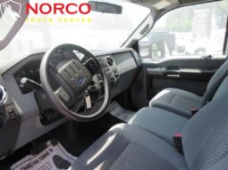 
										2012 Ford F550 XL Crew Cab ’12 Stake Bed Gas full									