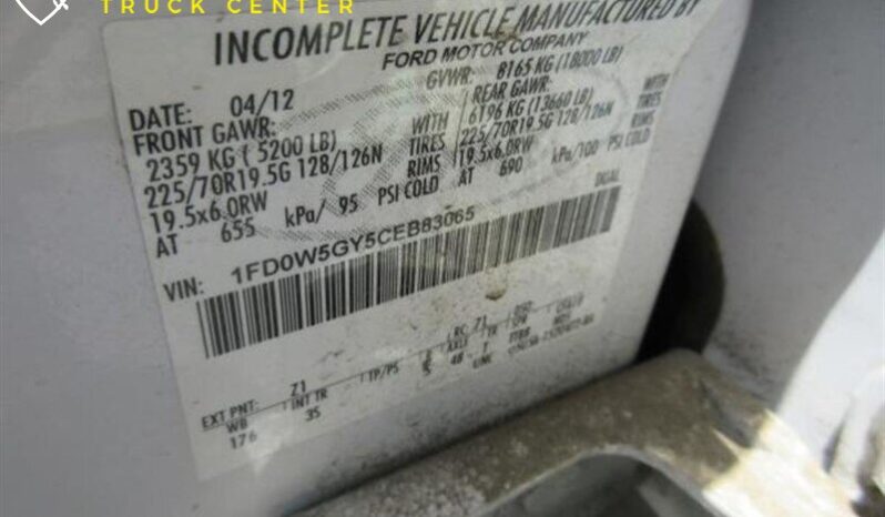 
								2012 Ford F550 XL Crew Cab ’12 Stake Bed Gas full									