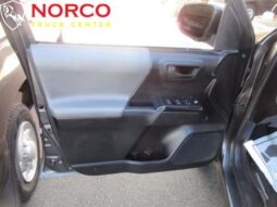 
										2017 Toyota Tacoma SR V6 full									