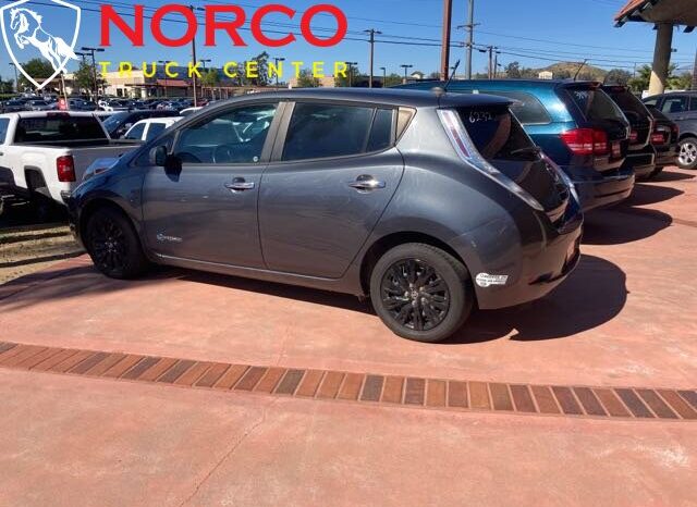 
								2013 Nissan Leaf S full									