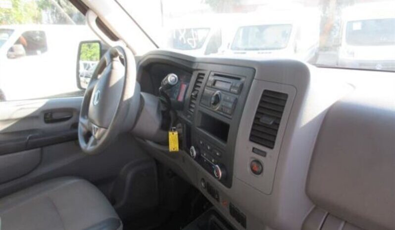 
								2015 Nissan NV 2500 HD S full									