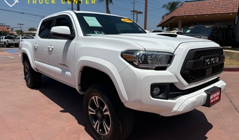 
								2018 Toyota Tacoma SR5 V6 full									