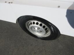 
										2005 Dodge Sprinter 16′ box full									