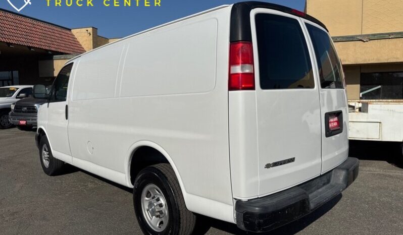 
								2017 Chevrolet Express Cargo 2500 full									