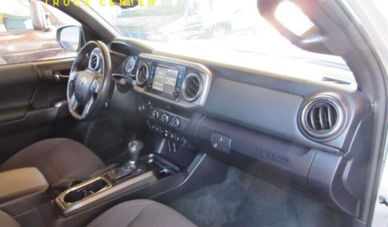 
								2018 Toyota Tacoma SR5 V6  CC,SB full									