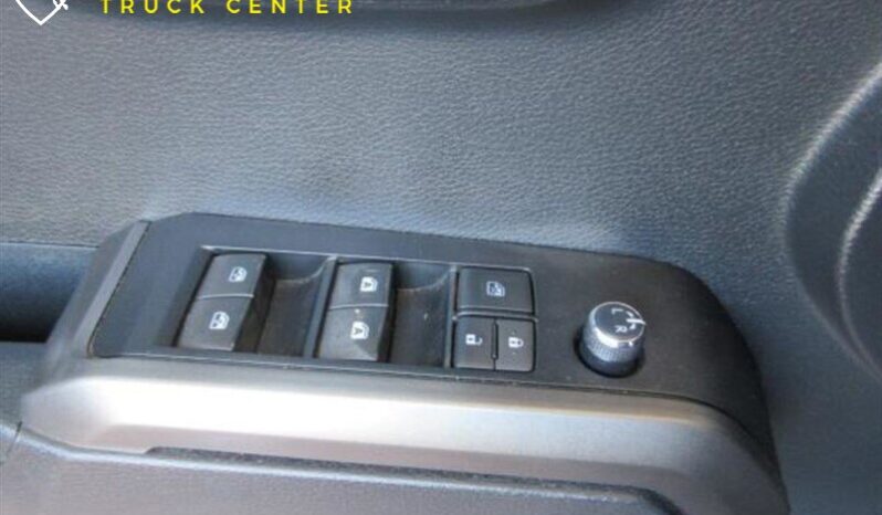 
								2018 Toyota Tacoma SR5 V6  CC,SB full									