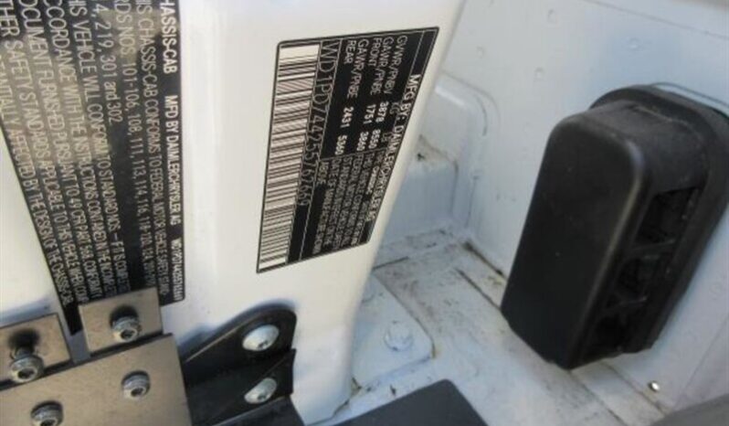 
								2005 Dodge Sprinter 16′ box full									