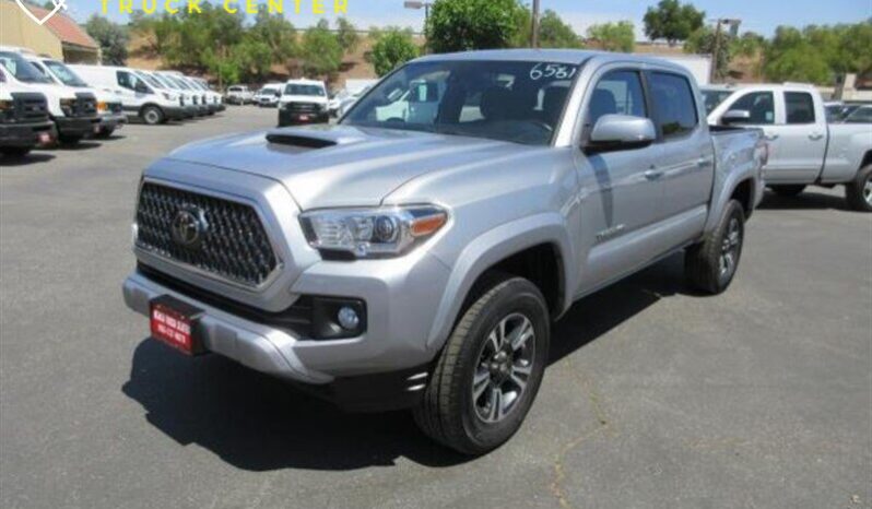 
								2018 Toyota Tacoma SR5 V6  CC,SB full									