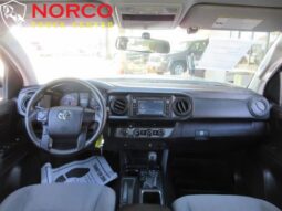 
										2017 Toyota Tacoma SR V6 full									