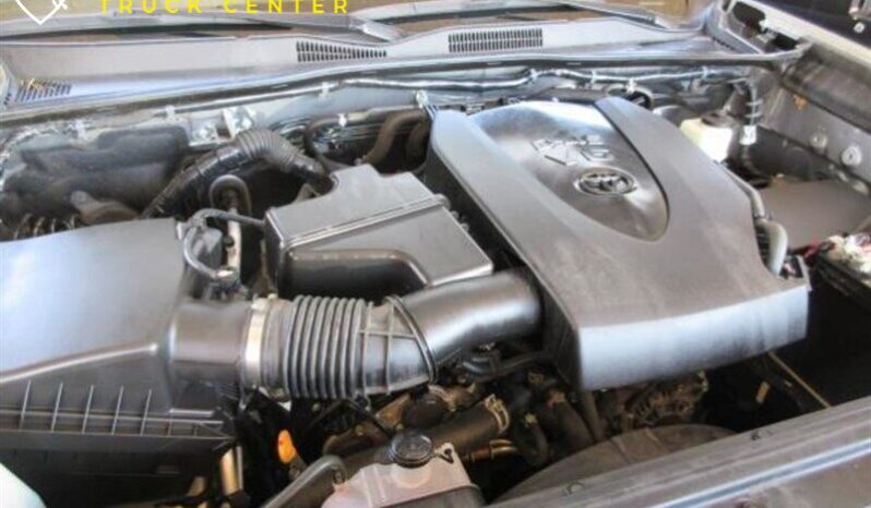 
								2018 Toyota Tacoma SR5 V6  CC,SB full									
