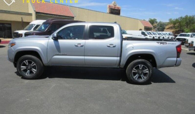 
								2018 Toyota Tacoma SR5 V6  CC,SB full									
