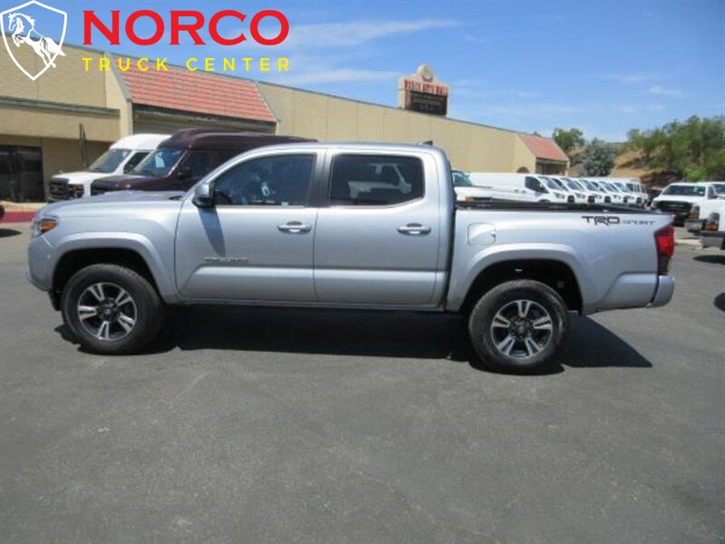 2018 Toyota Tacoma SR5 V6  CC,SB