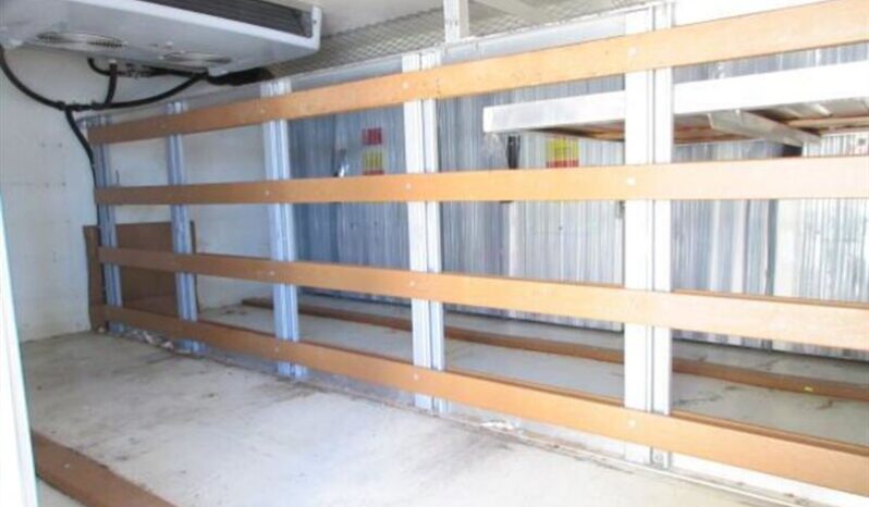 
								2016 ISUZU NPR refridgeration unit full									