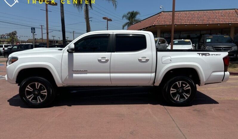 
								2018 Toyota Tacoma SR5 V6 full									