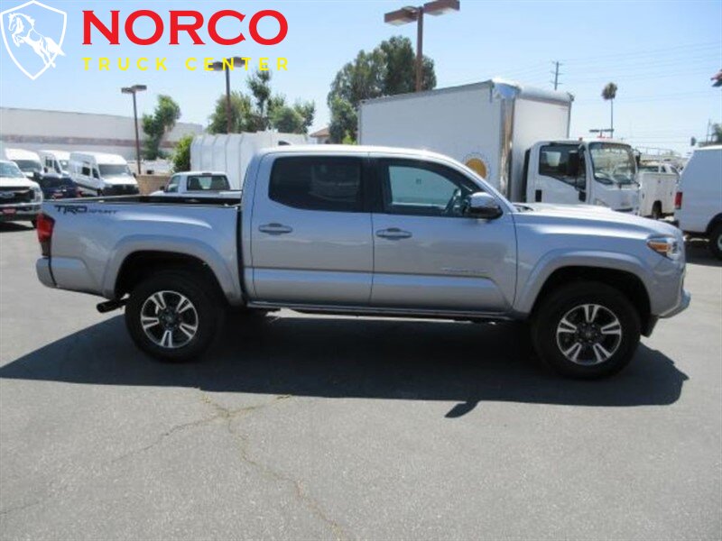 2018 Toyota Tacoma SR5 V6  CC,SB