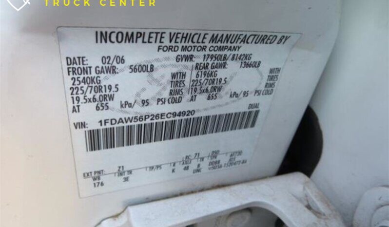
								2006 Ford F550 XLT full									