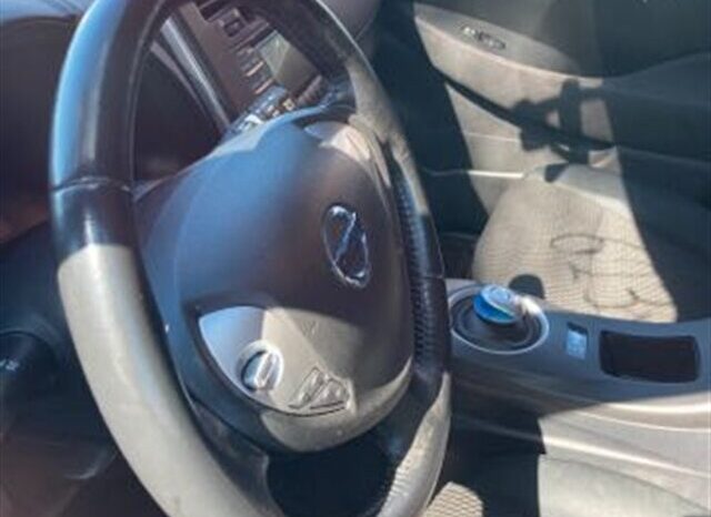 
								2013 Nissan Leaf S full									