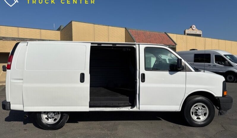 
								2017 Chevrolet Express Cargo 2500 full									