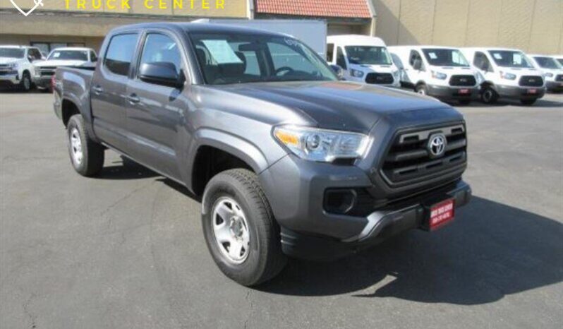 
								2017 Toyota Tacoma SR V6 full									