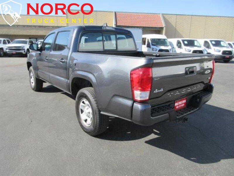 2017 Toyota Tacoma SR V6