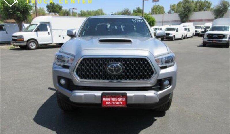 
								2018 Toyota Tacoma SR5 V6  CC,SB full									