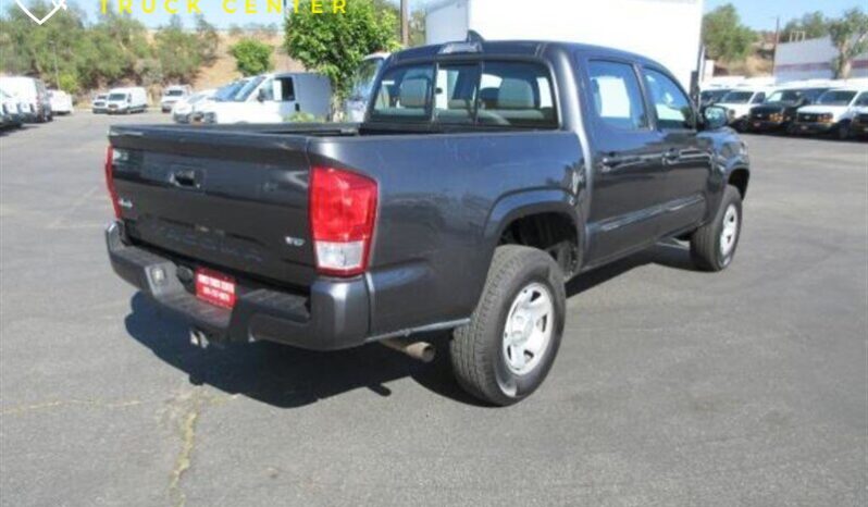 
								2017 Toyota Tacoma SR V6 full									