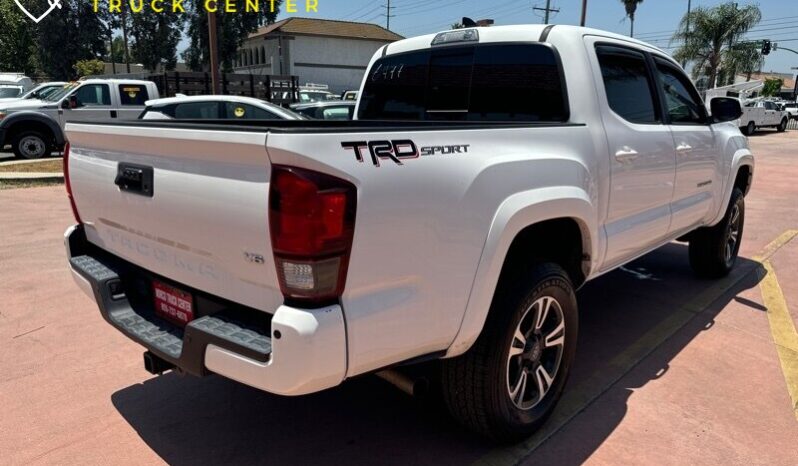 
								2018 Toyota Tacoma SR5 V6 full									