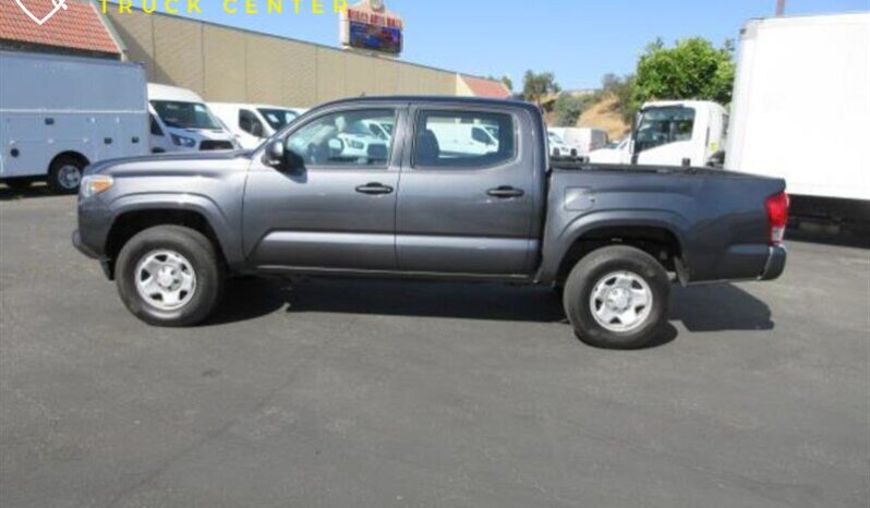 
								2017 Toyota Tacoma SR V6 full									