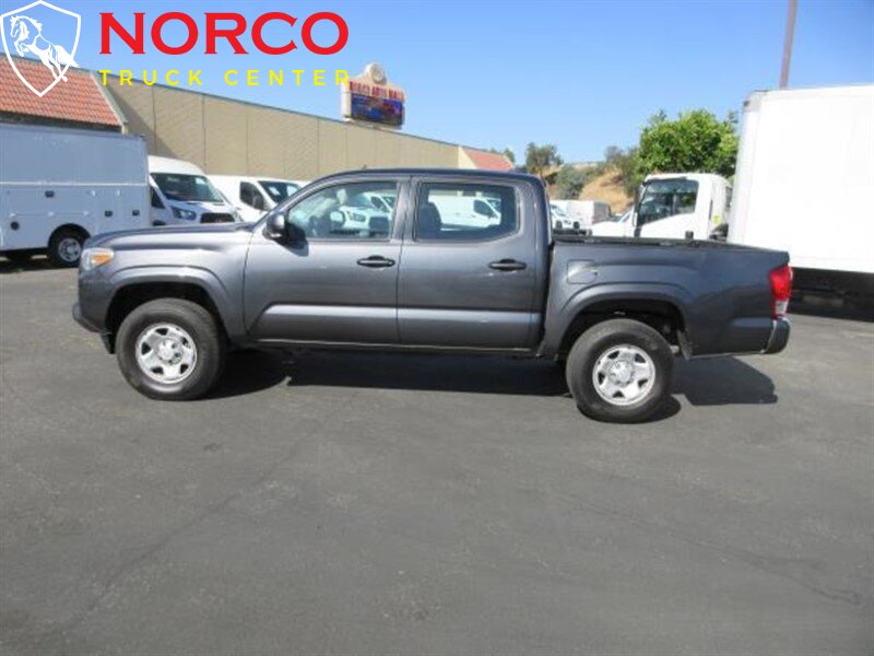 2017 Toyota Tacoma SR V6