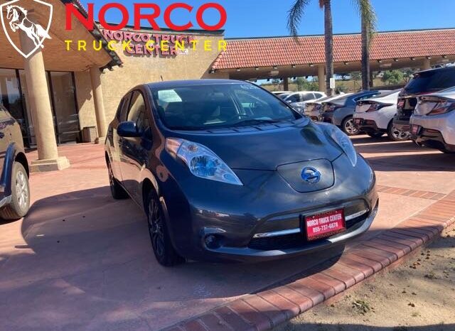 
								2013 Nissan Leaf S full									
