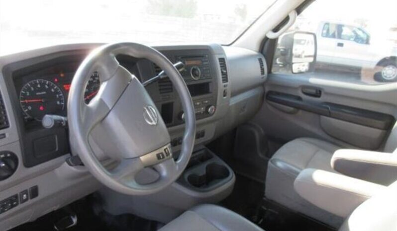 
								2015 Nissan NV 2500 HD S full									