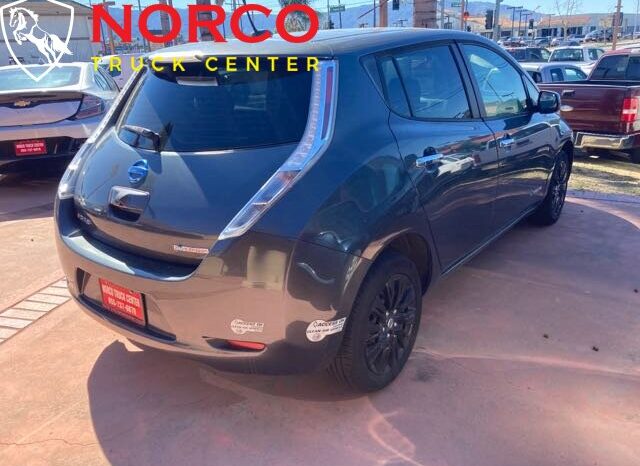 
								2013 Nissan Leaf S full									