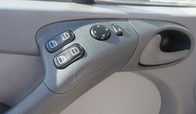 
								2005 Dodge Sprinter 16′ box full									