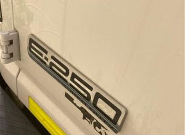 
								2011 Ford E-Series E-250 full									