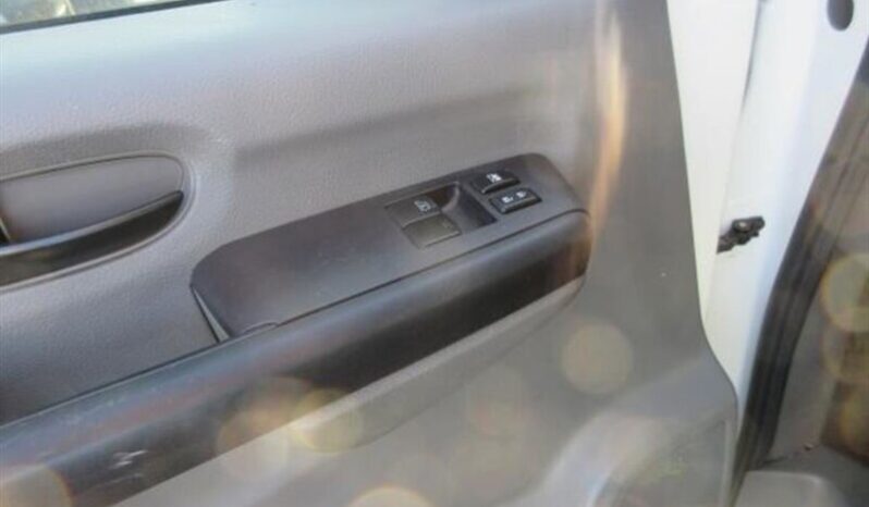 
								2015 Nissan NV 2500 HD S full									