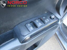 
										2017 Toyota Tacoma SR V6 full									