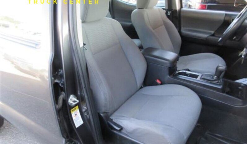 
								2017 Toyota Tacoma SR V6 full									