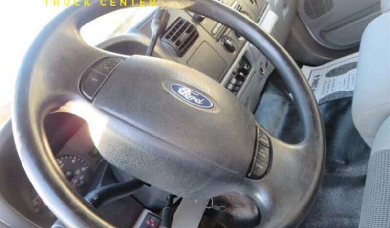 
								2006 Ford F550 XLT full									