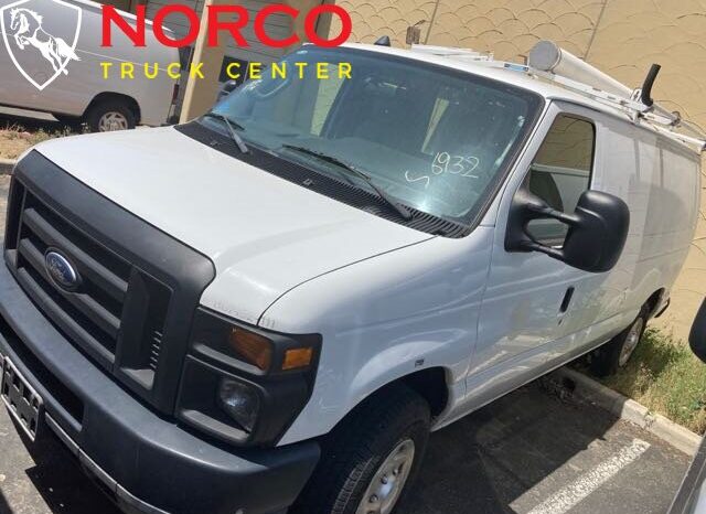 
								2011 Ford E-Series E-250 full									